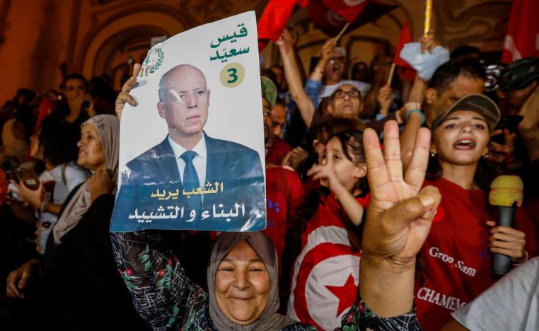 أنصار الرئيس يؤيدون إجراءاته لإعادة البلاد إلى المسار الصحيح