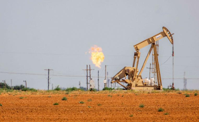 ضعف النشاط الاقتصادي في الصين وأميركا الشمالية يخفضان مؤقتا من الطلب على النفط