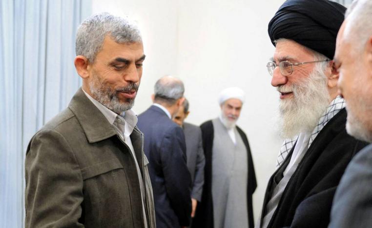 المرشد الأعلى علي خامنئي يستقبل رئيس حركة حماس يحيى السنوار (2012)