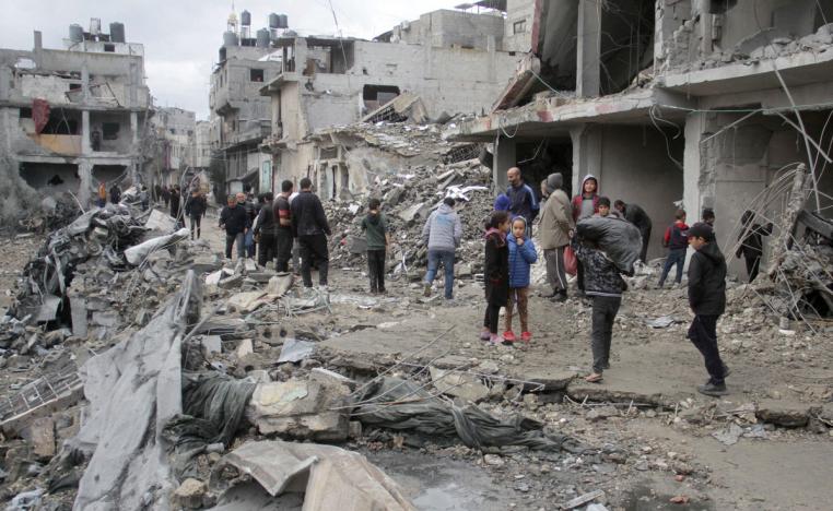 أهالي غزة يشعرون بأنهم تركوا وحيدين في الحرب المدمرة 