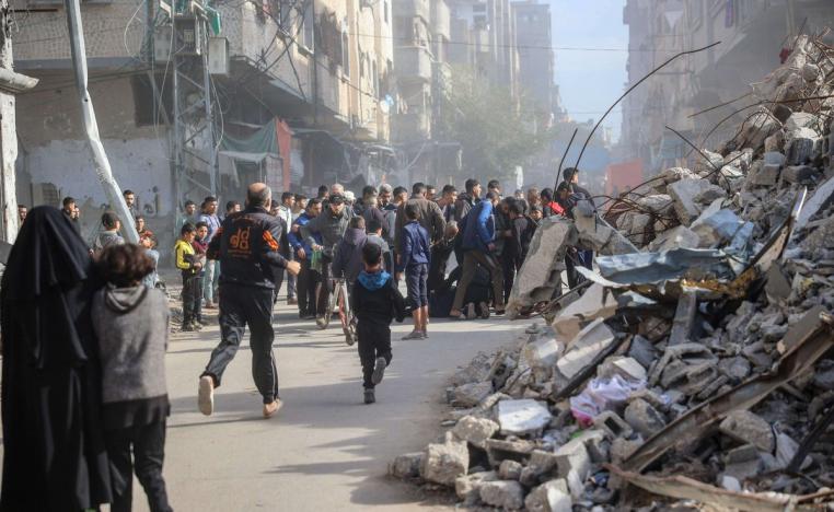 تعثر مفاوضات وقف اطلاق النار يطيل أمد معاناة أهالي غزة