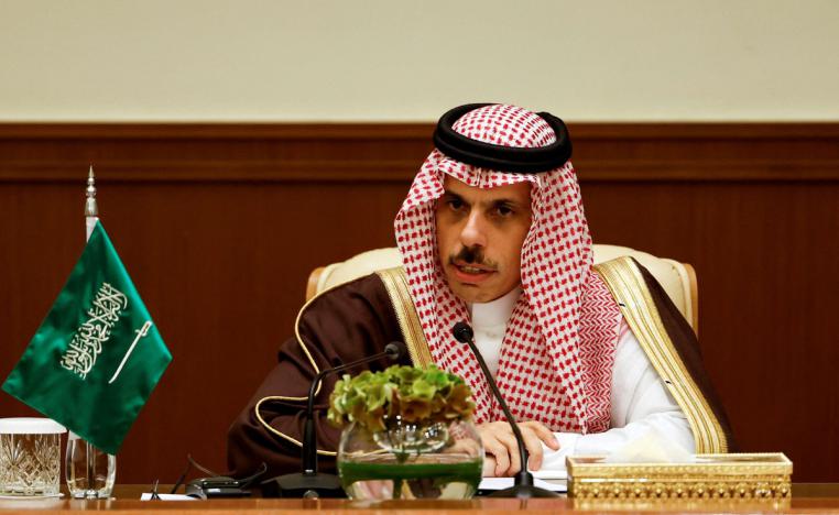 الرياض تلقي بثقلها الإقليمي لتصفير مشاكل لبنان 