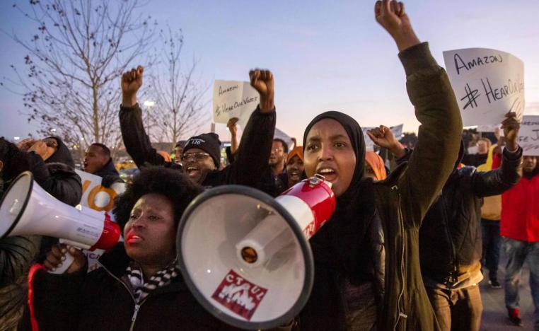 تظاهرة ضد شركة امازون في شاكوبي – مينيسوتا في الولايات المتحدة