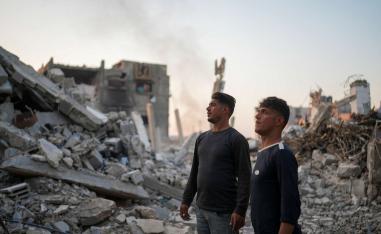 مشاهد الدمار تصدم العادئين إلى القطاع الفلسطيني