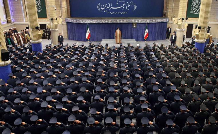 خامنئي يستقبل ضباط القوة الجوية الإيرانية