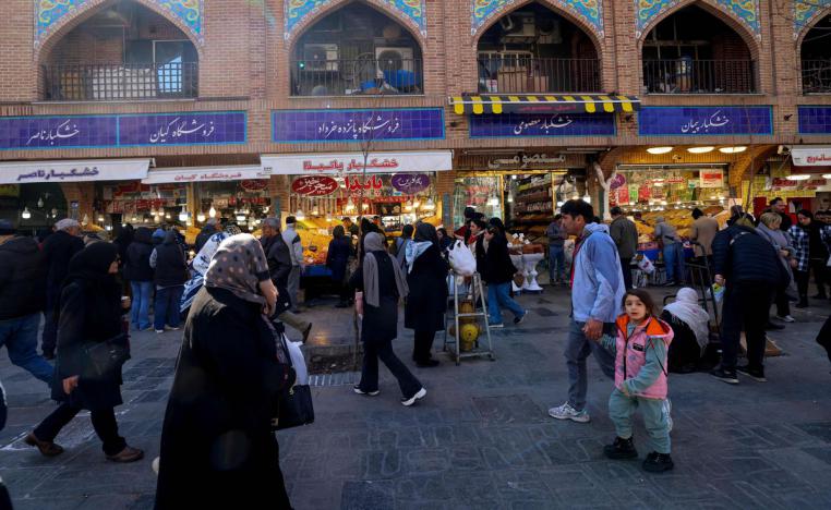 الإيرانيون باتوا عاجزين عن مجاراة ارتفاع الأسعار 