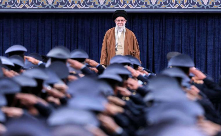 المرشد الأعلى علي خامنئي يستقبل كبار قادة الجيش والحرس الثوري