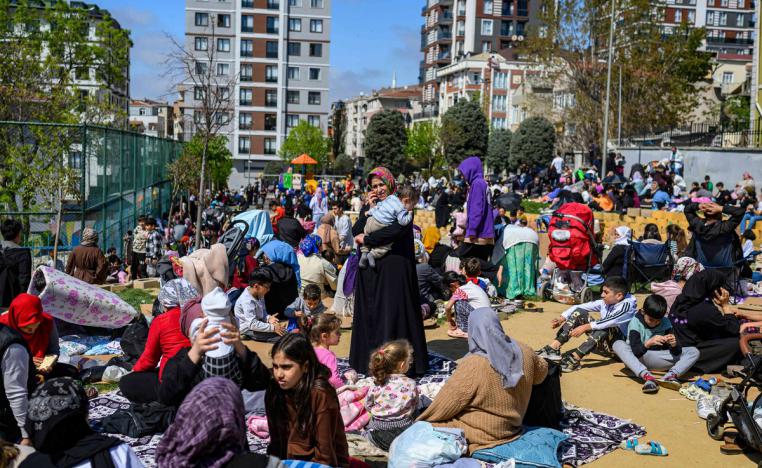 العديد من السكان لجؤوا إلى المنتزهات خوفا من الهزات الارتدادية 