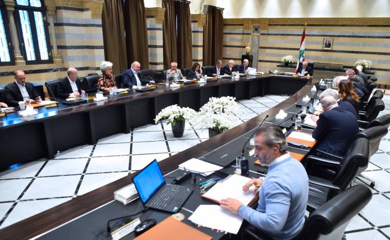 إخراج البلاد من الدوامة المالية الطاحنة يتصدر أولويات الحكومة اللبنانية 