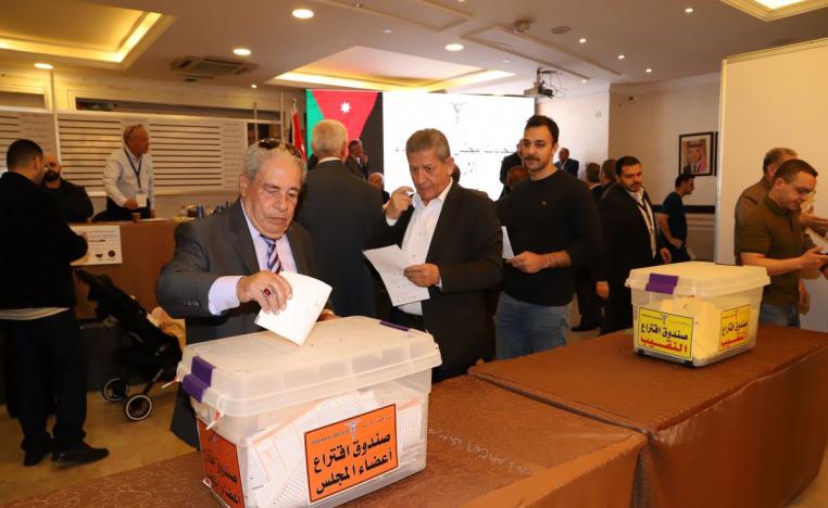انتخابات النقابات المهنية تحظى باهتمام سياسي ومجتمعي