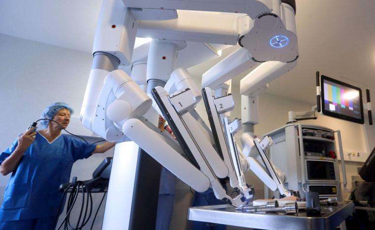 روبوت جراحي 