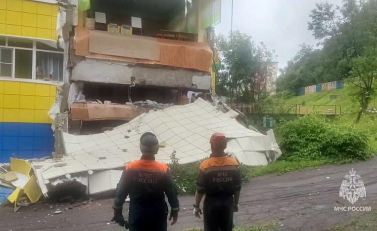 تأهب لتسونامي بعد الزلزال