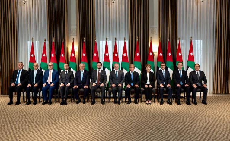 عشرة وزراء جدد ينضمون إلى حكومة جعفر حسّان 
