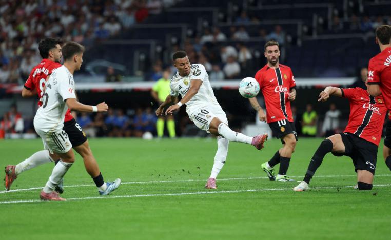 الريال يرفع رصيده إلى تسع نقاط متصدرا جدول الترتيب