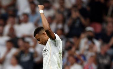 ركلة جزاء مبابي تمنح ريال مدريد الفوز 1-صفر على أوساسونا
