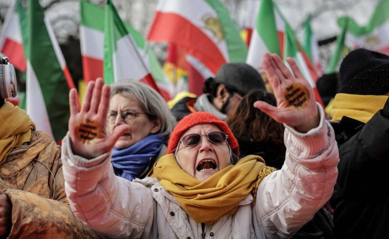 المعارضون الإيرانيون في الخارج يكثفون تحركاتهم لطي صفحة النظام الديني السلطوي  