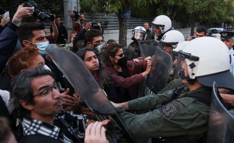 طهران تقطع الطريق على أي احتجاجات محتملة 