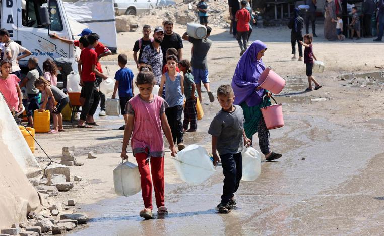 Long walks and queues for water for Gaza residents