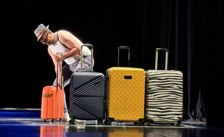 عرض 'إلى أين'