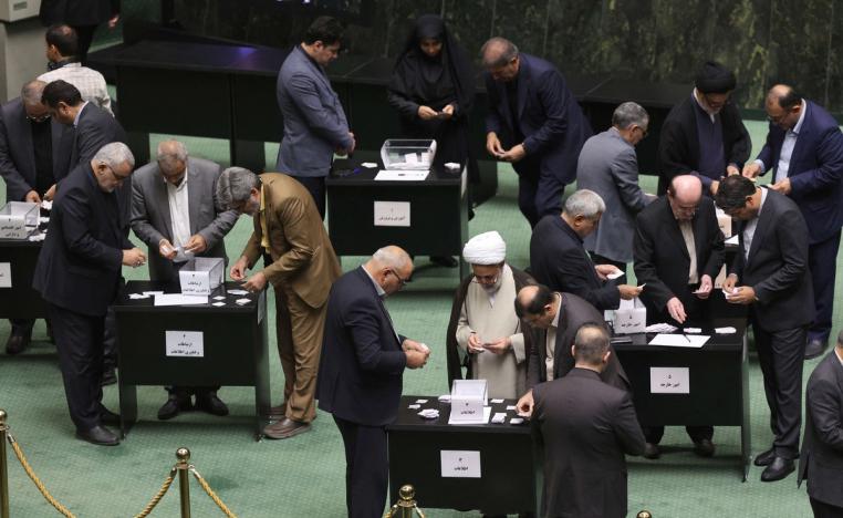 نواب ايرانيون يطالبون بالرد على محاولات اعادة تفعيل العقوبات