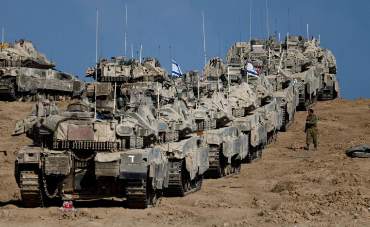 الدبابات تتقدم باتجاه غزة