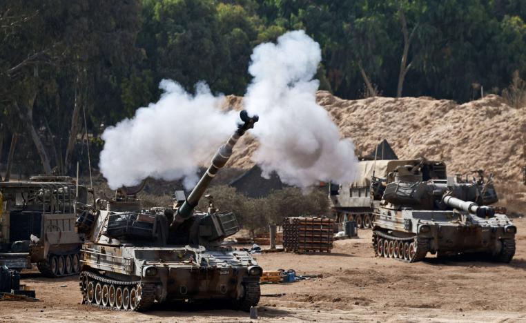 الدبابات الاسرائيلية تتقدم بالقرب من المستشفى الرئيسي بمدينة غزة 