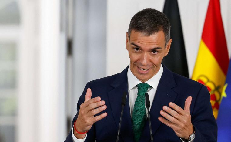 بيدرو سانشيز يحاول الموازنة بين علاقات بلاده