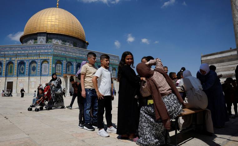 معاناة يومية تلاحق المقدسيين بسبب القيود والانتهاكات الاسرائيلية