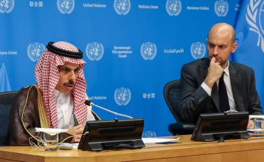 الرياض وباريس تقودان جهود إحياء حل الدولتين 