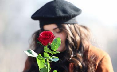 امرأة