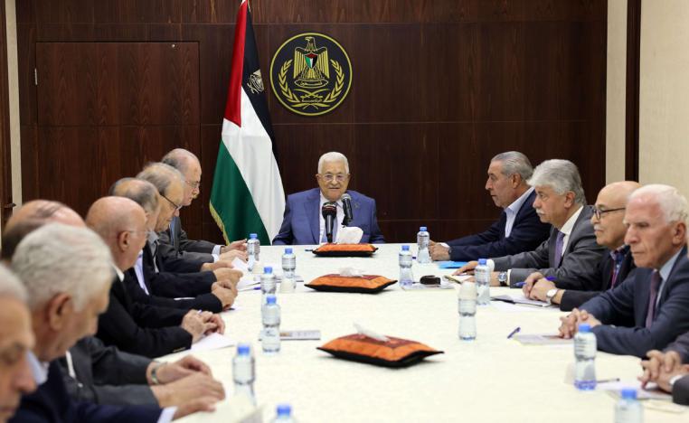 سلطة تواجه اتهامات بالفشل والفساد 