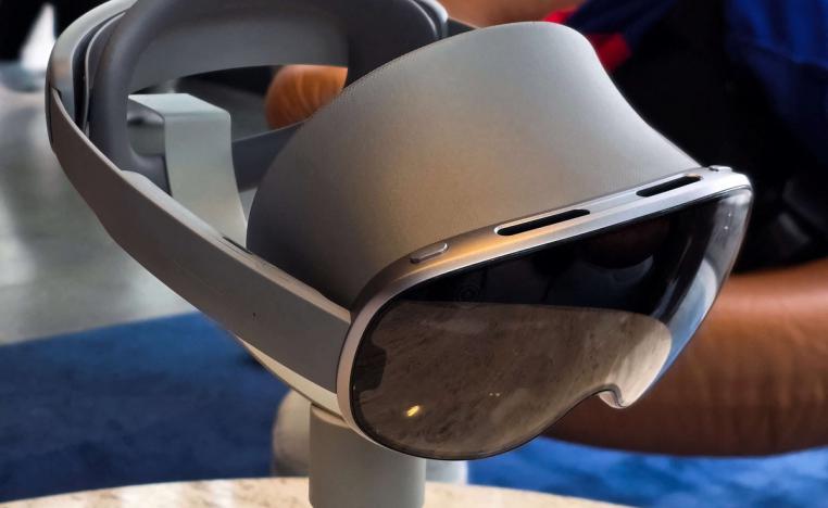 'غالاكسي إكس آر' 