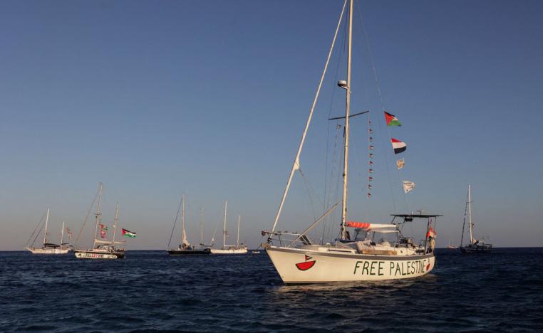 نشطاء في أسطول الصمود يدعون إلى تحرك عالمي