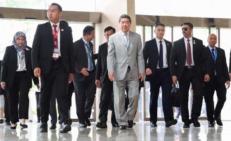 محاولة لتجنب الأضرار الناجمة عن دوامة الرسوم الجمركية