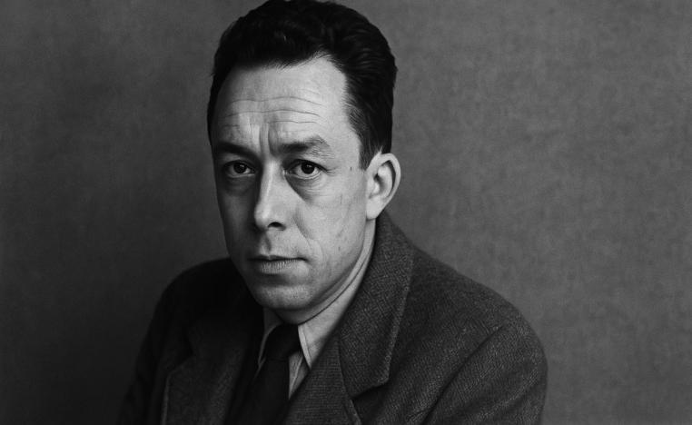 كامو هز الكيانات الأدبية بأعماله النفسية الواقعية الساخرة