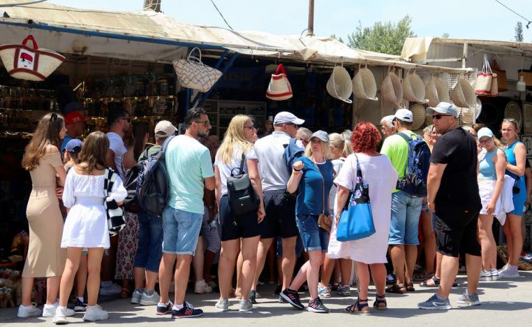 السياحة تعتبر رافعة أساسية للنهوض بالاقتصاد التونسي 