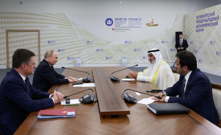 التحالف النفطي يحاول استعادة حصته السوقية دون التسبب في فائض بالمعروض