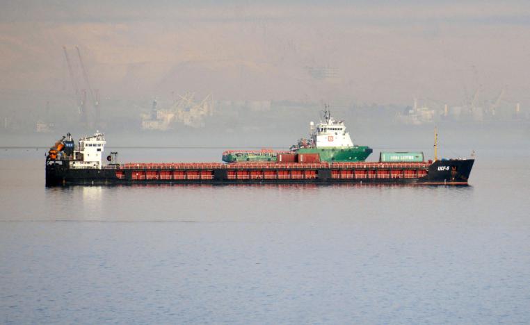 شريان مصر الحيوي دفع باهظا ثمن هجمات الحوثيين على السفن 