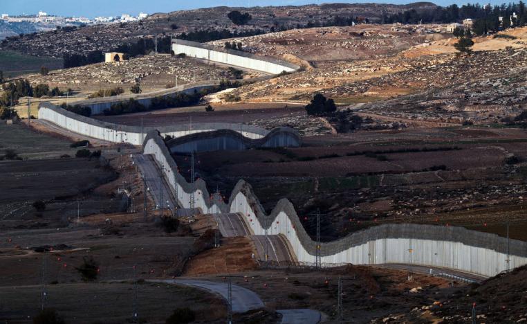 مشروع يصعب الحياة اليومية للفلسطينيين