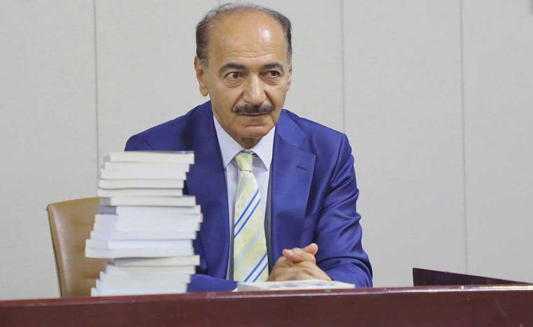 أمجد توفيق يكتب انطلاقا من نزعة إنسانية متفائلة