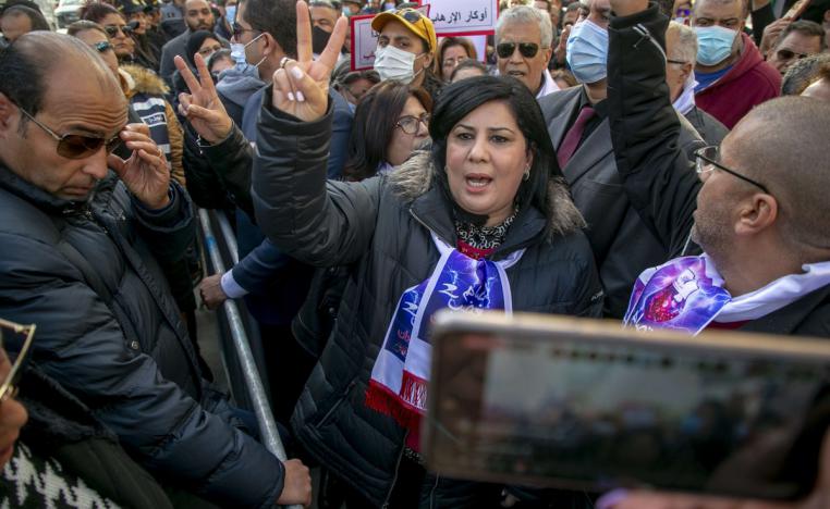 بنظر لما تقوم به موسي بأنه مجرد ضجيج واستعراض