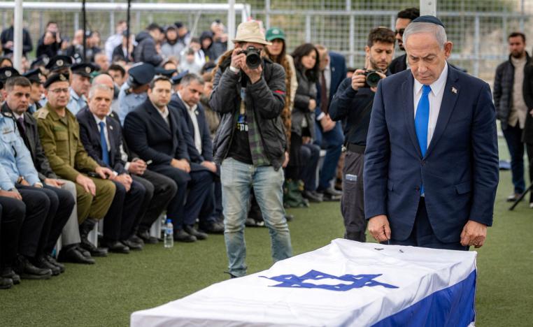 استعادة آخر جثة إسرائيلية تضع الحكومة أمام اختبار جديد