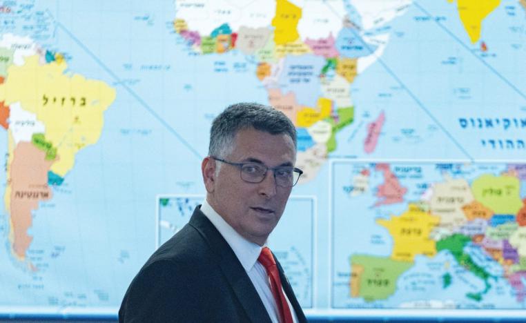 إسرائيل  تسعى للسيطرة على مفاتيح البحر الأحمر ومضائقه