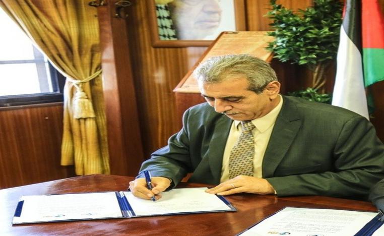 شعث  يريد دفع أنقاض الحرب إلى البحر  