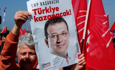 متاعب خصم أردوغان تتفاقم 