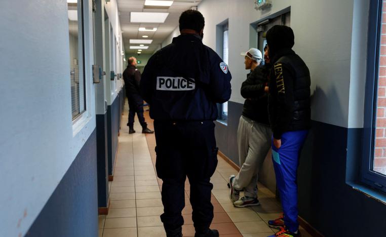 باريس تتجه نحو تشديد قوانين الهجرة وفرض إجراءات ترحيل صارمة