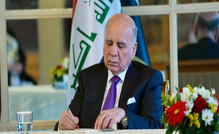 حسين يوجه الإنذار الأخير