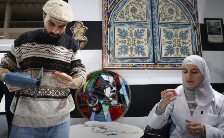 الحس الفني يدمج بين التقليدي والمعاصر