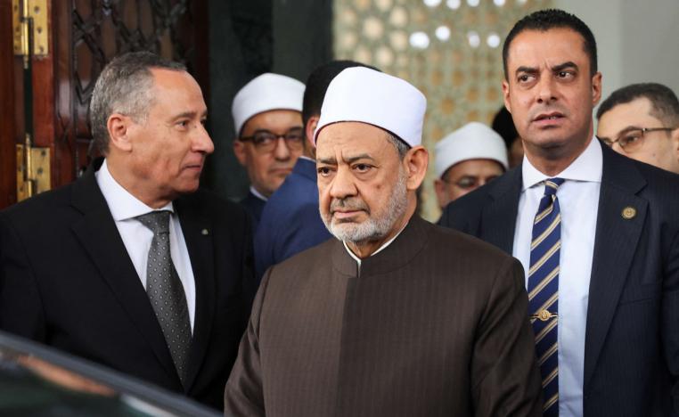 شيخ الأزهر يوازن بين الحقوق والواجبات في الأسرة