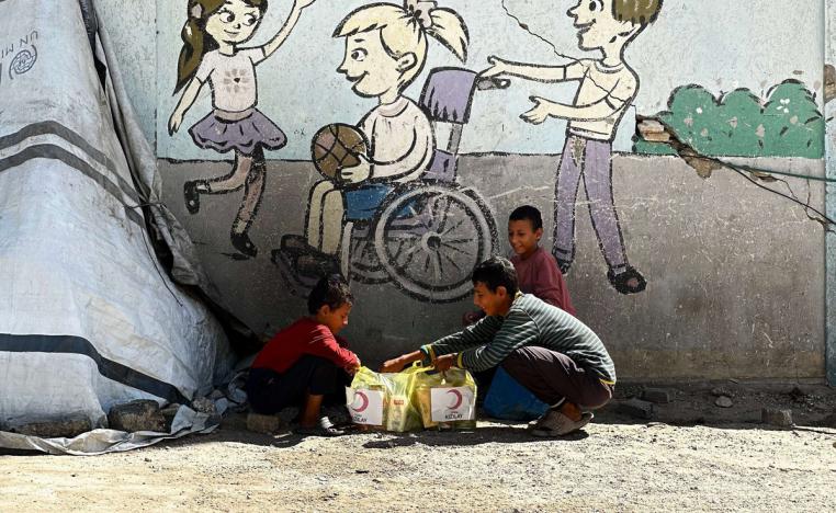 الحرب حولت الغزيين إلى أرقام في طوابير الإغاثة 